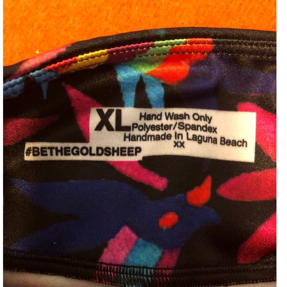 Goldsheep black and colored flowers capri leggings EUC (as new) - Picture 4 of 5